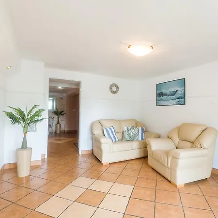 Homestay Pokoje Goscinne Sztorm Darlowo